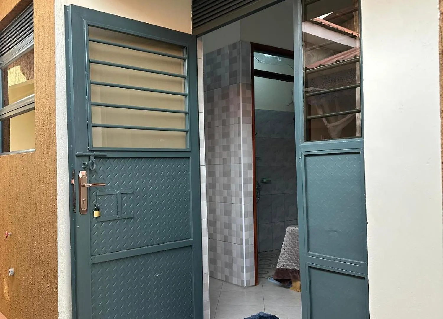 Apartment One-Bedroom Near Acacia Kampala